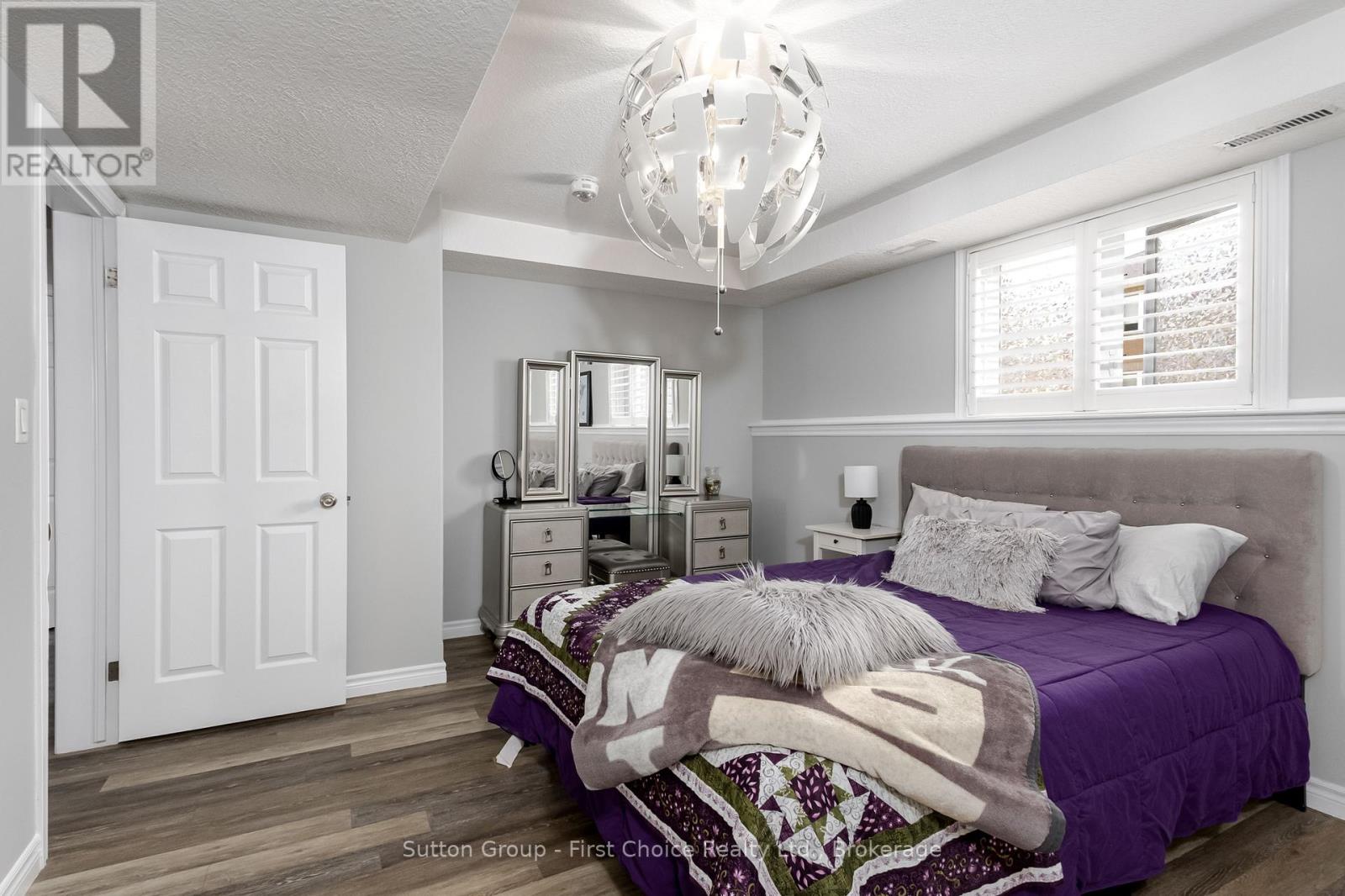 #3 148 BORDEN STREET - 18