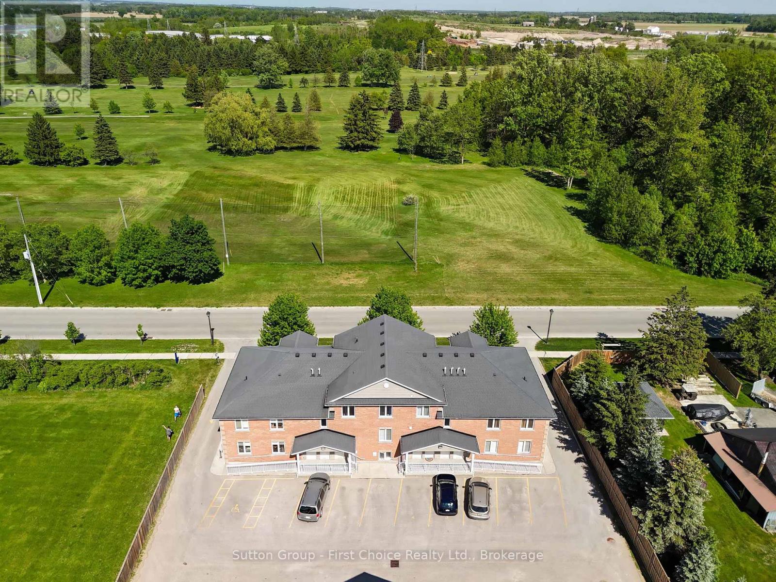 #3 148 BORDEN STREET - 25