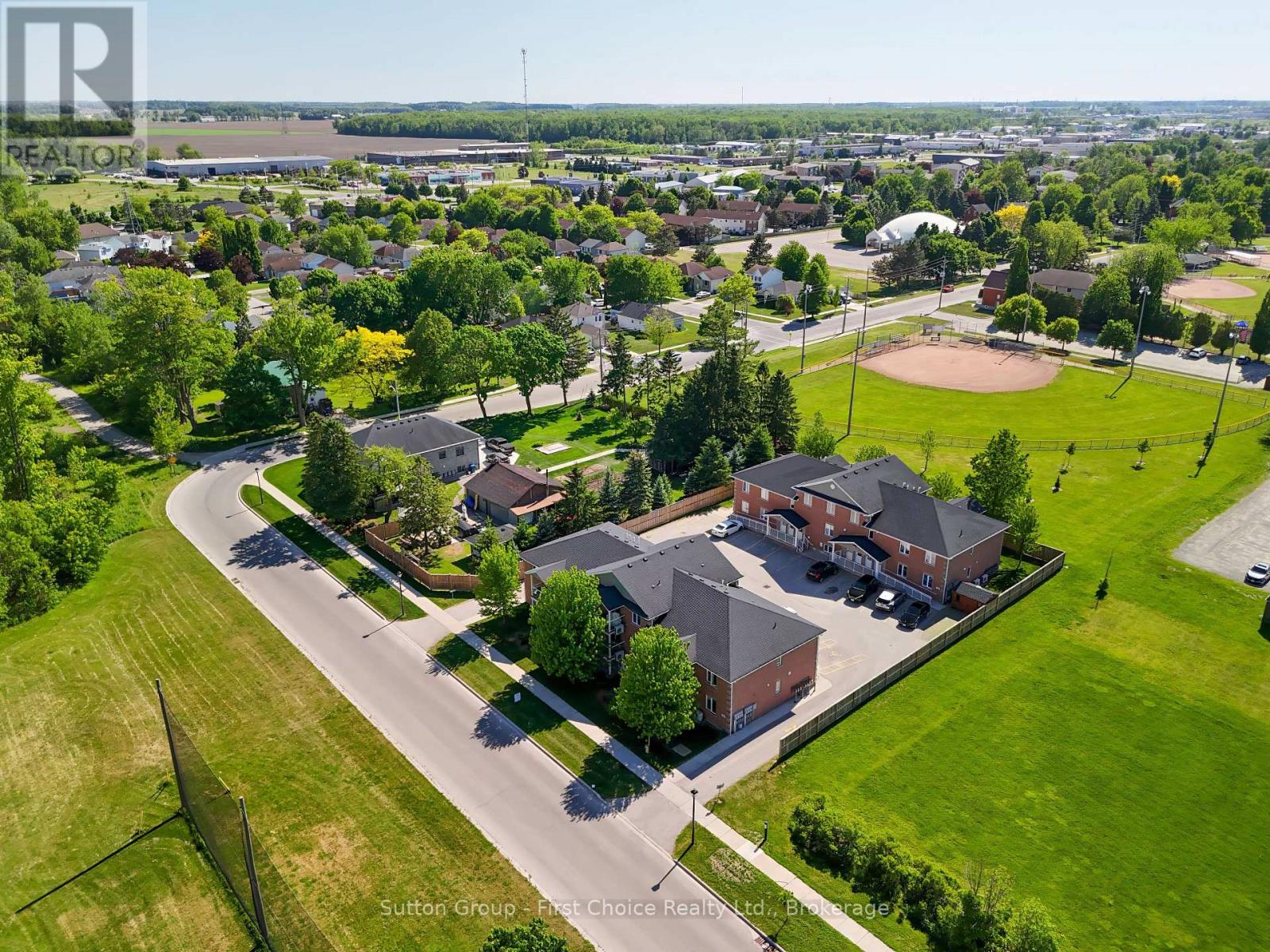 #3 148 BORDEN STREET - 28