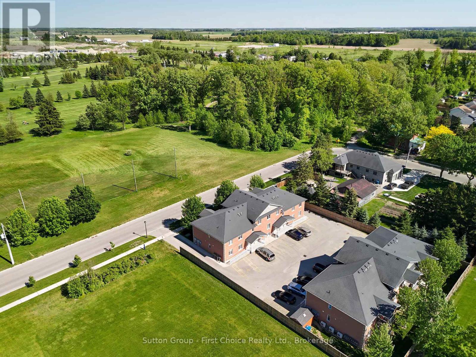 #3 148 BORDEN STREET - 30