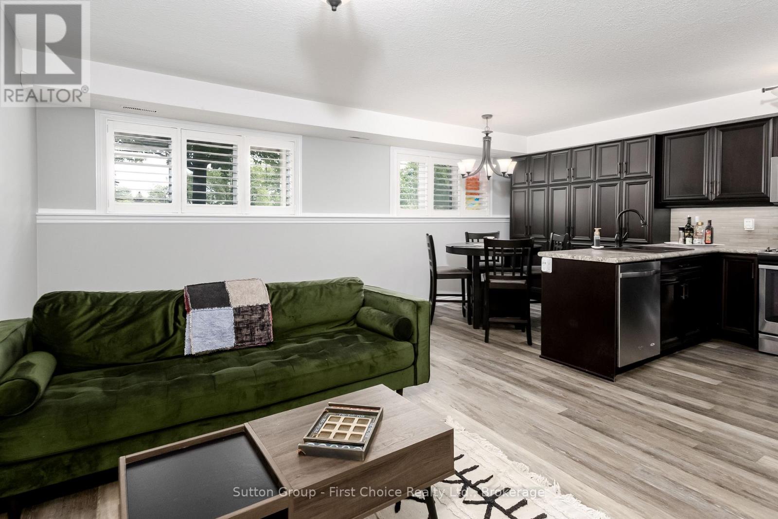 #3 148 BORDEN STREET - 5