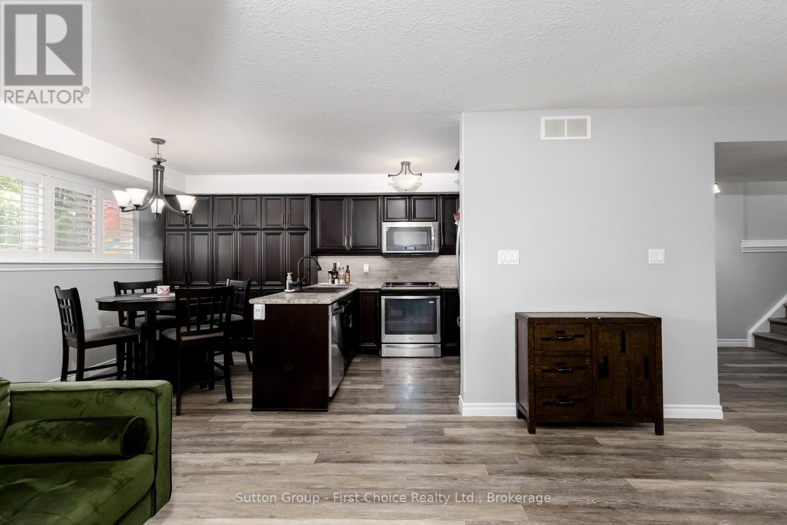 #3 148 BORDEN STREET - 8