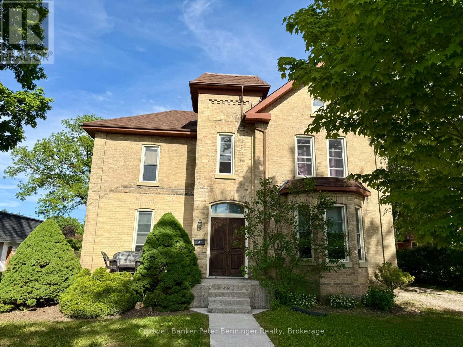 612 COLBORNE STREET - 1