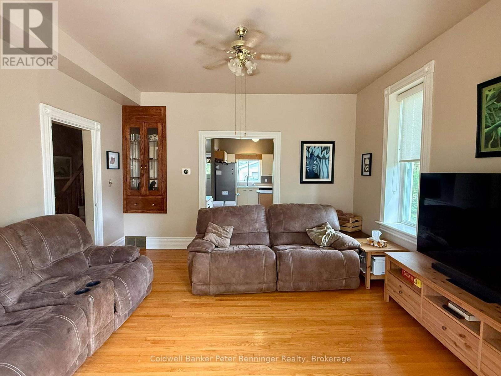 612 COLBORNE STREET - 10