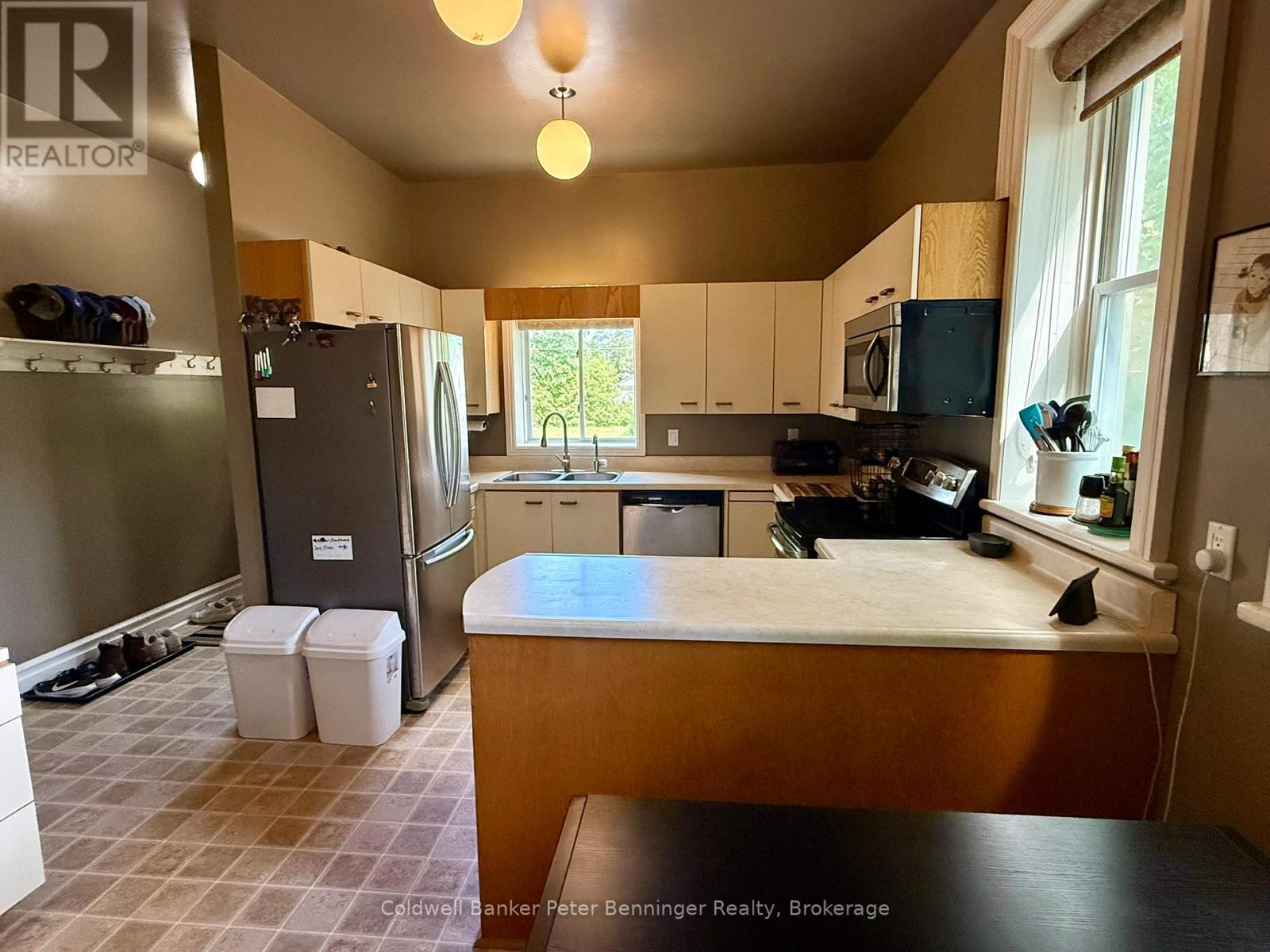 612 COLBORNE STREET - 5