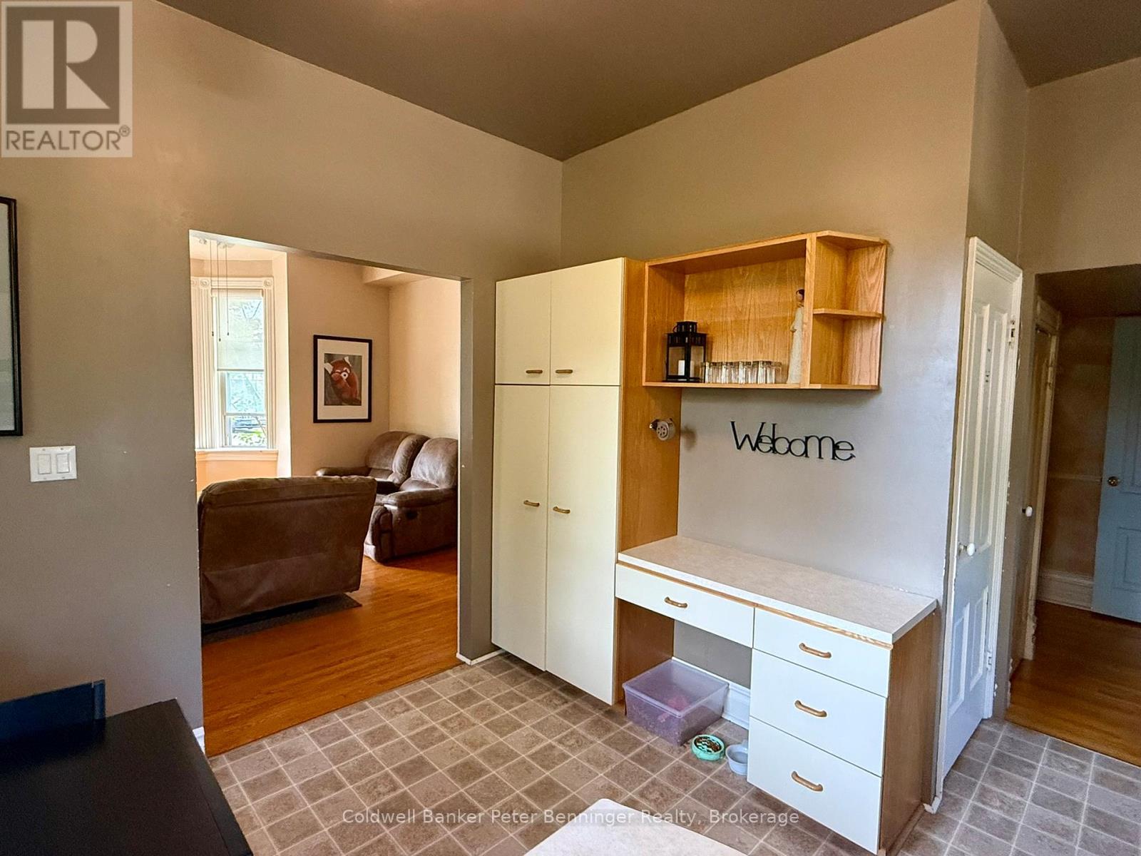 612 COLBORNE STREET - 8
