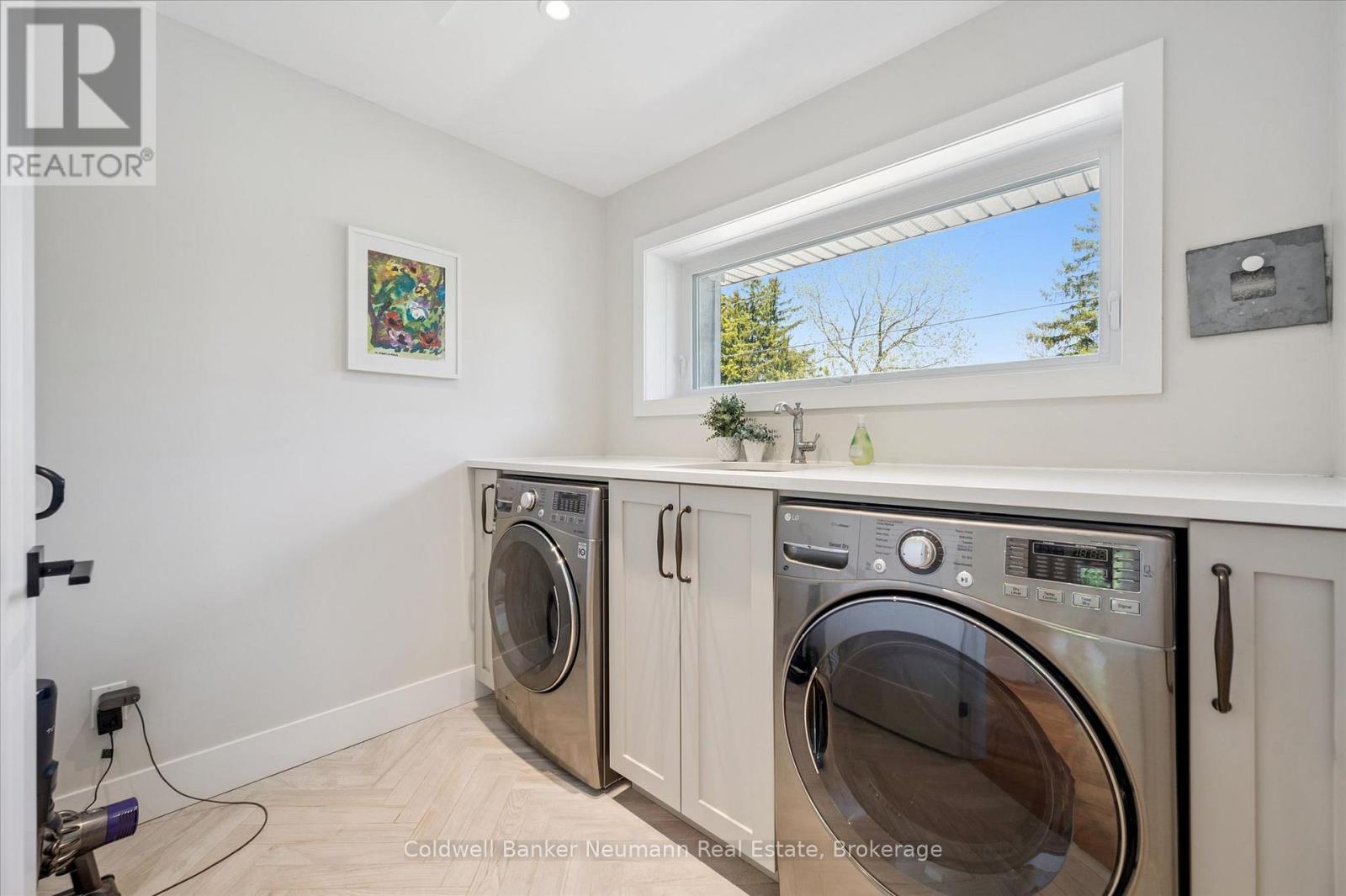 839 WATSON ROAD S - Image 25