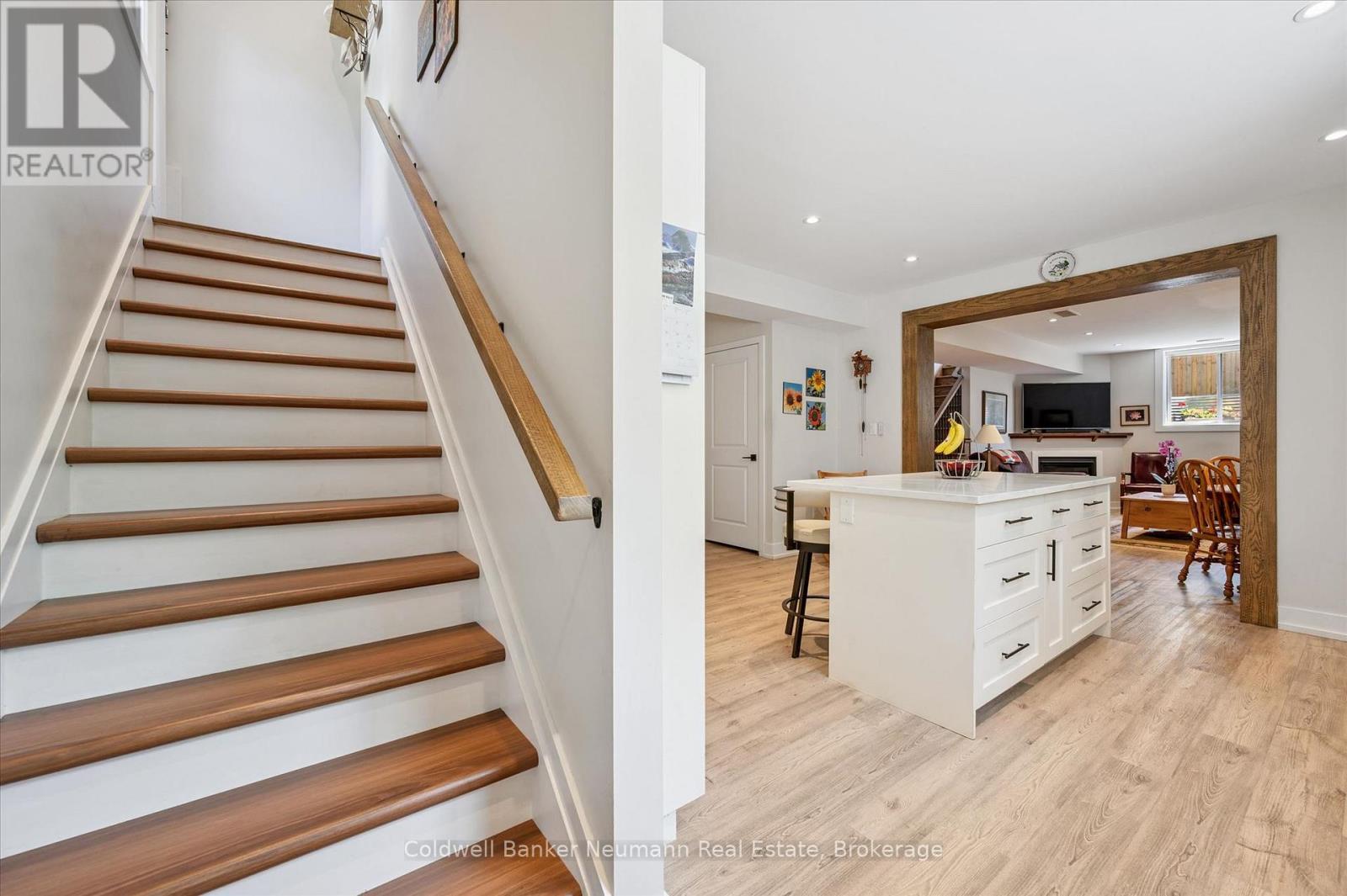 839 WATSON ROAD S - Image 32