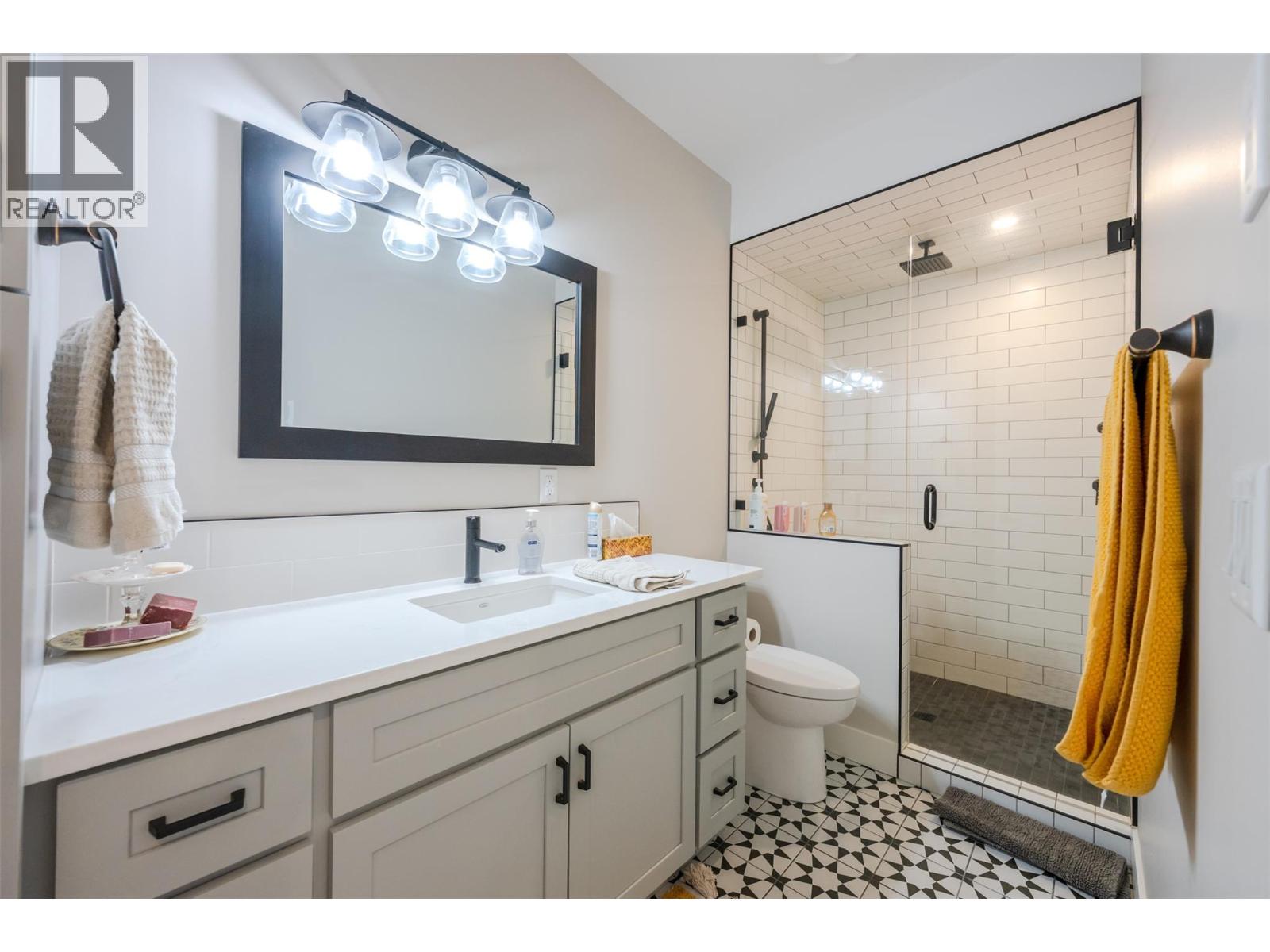 3803 TORREY PINES Drive, Osoyoos