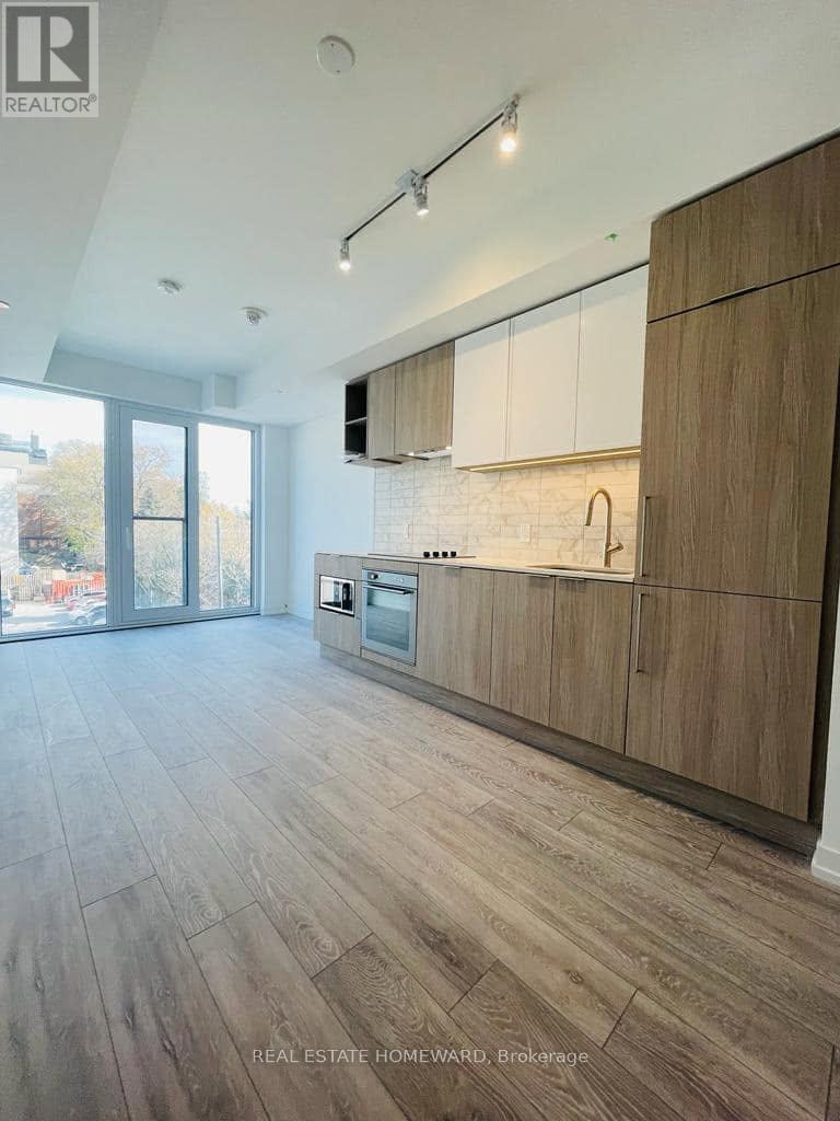 #535 2020 BATHURST STREET - Image 12