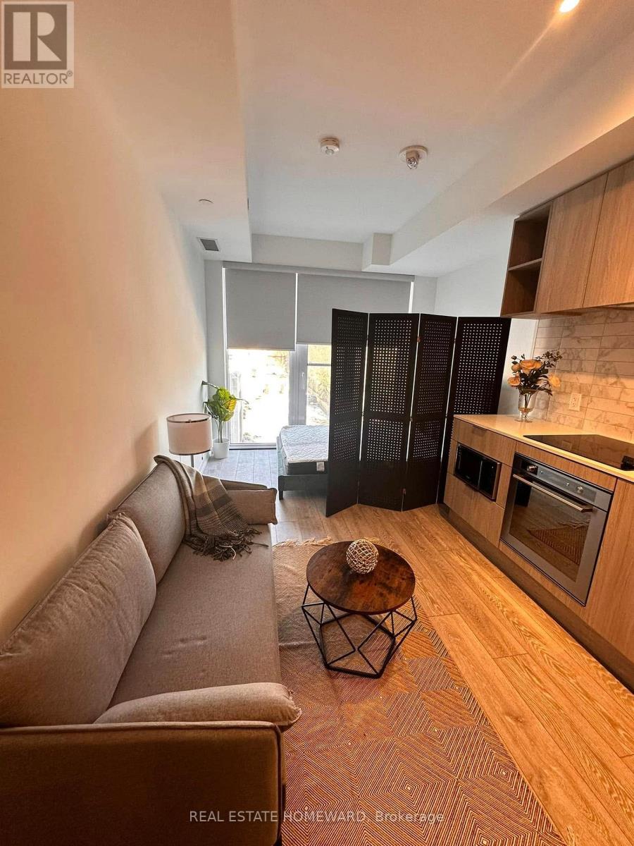 #535 2020 BATHURST STREET - Image 8