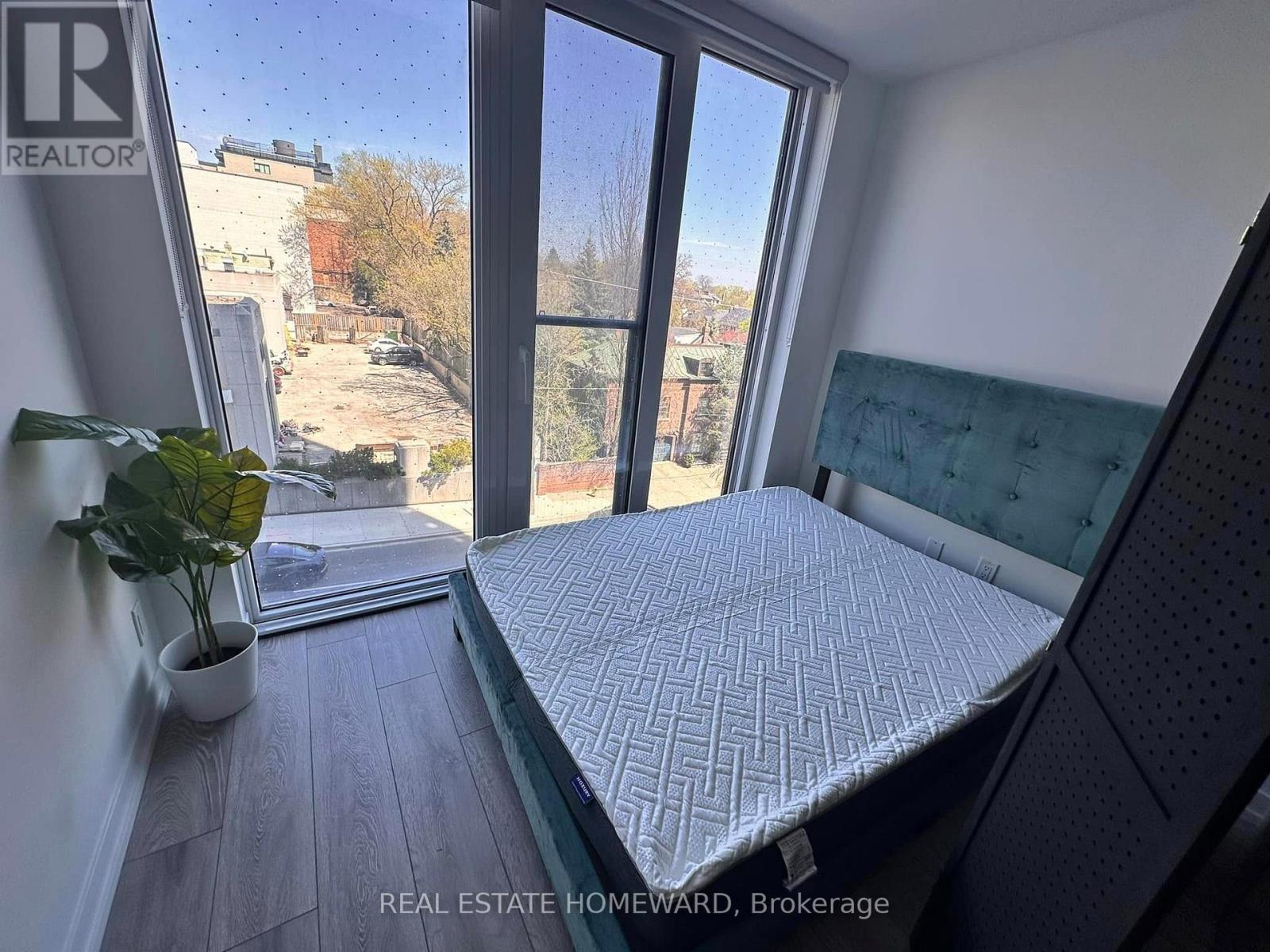 #535 2020 BATHURST STREET - Image 11