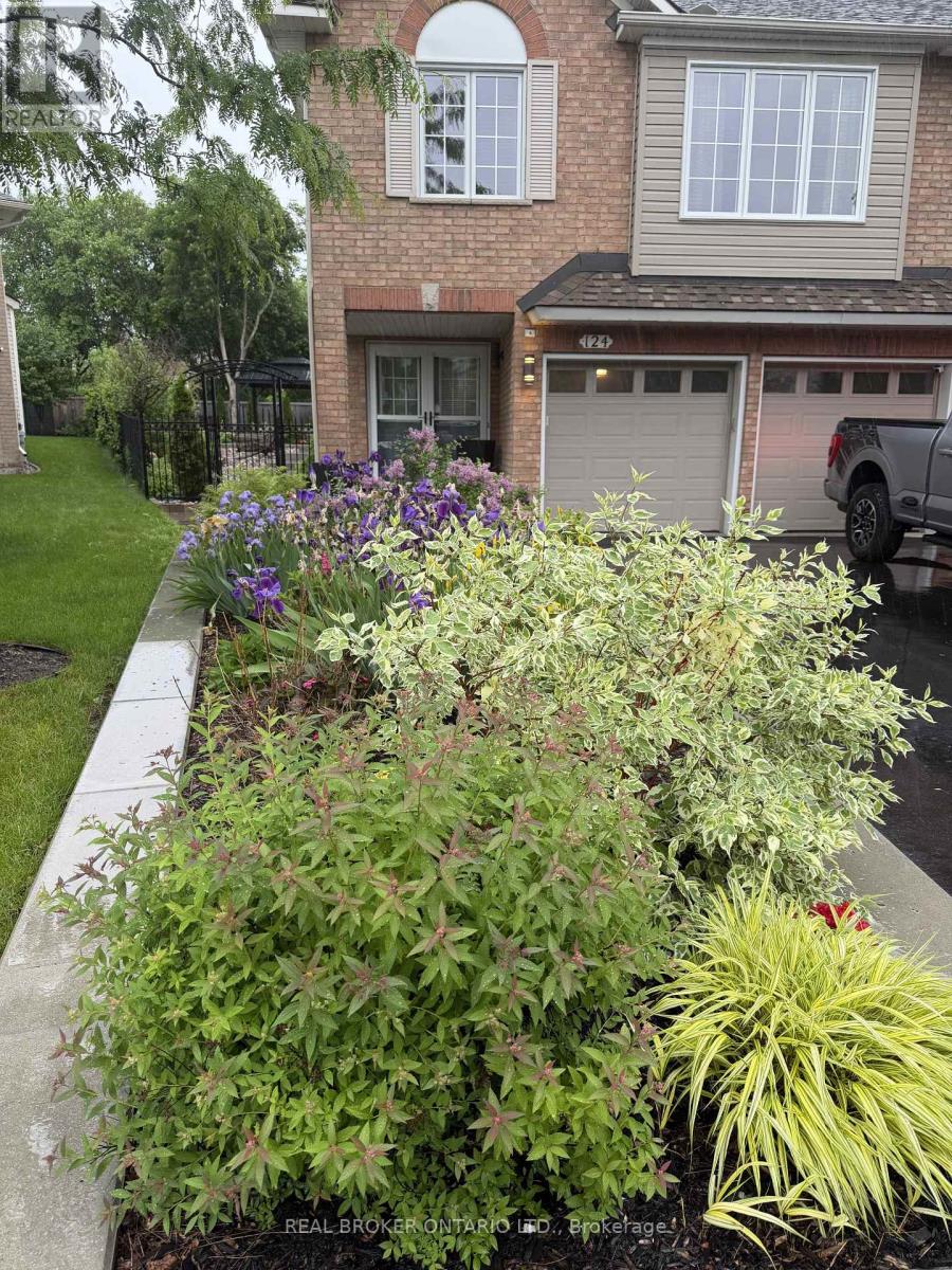 124 MACASSA CIRCLE - 46