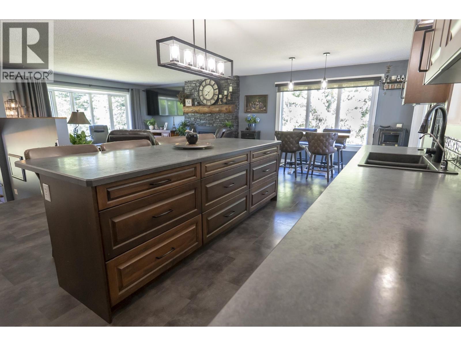 1375 MARKAY DRIVE - 21