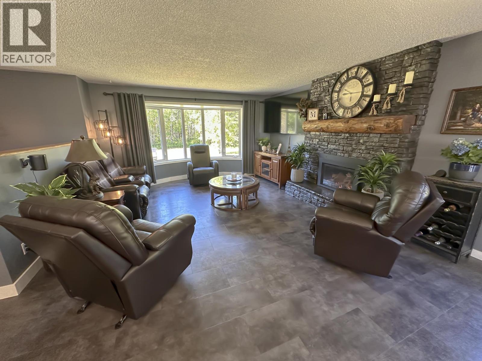 1375 MARKAY DRIVE - 27
