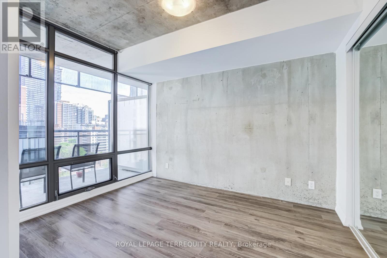 #1307 22 WELLESLEY STREET E - 23