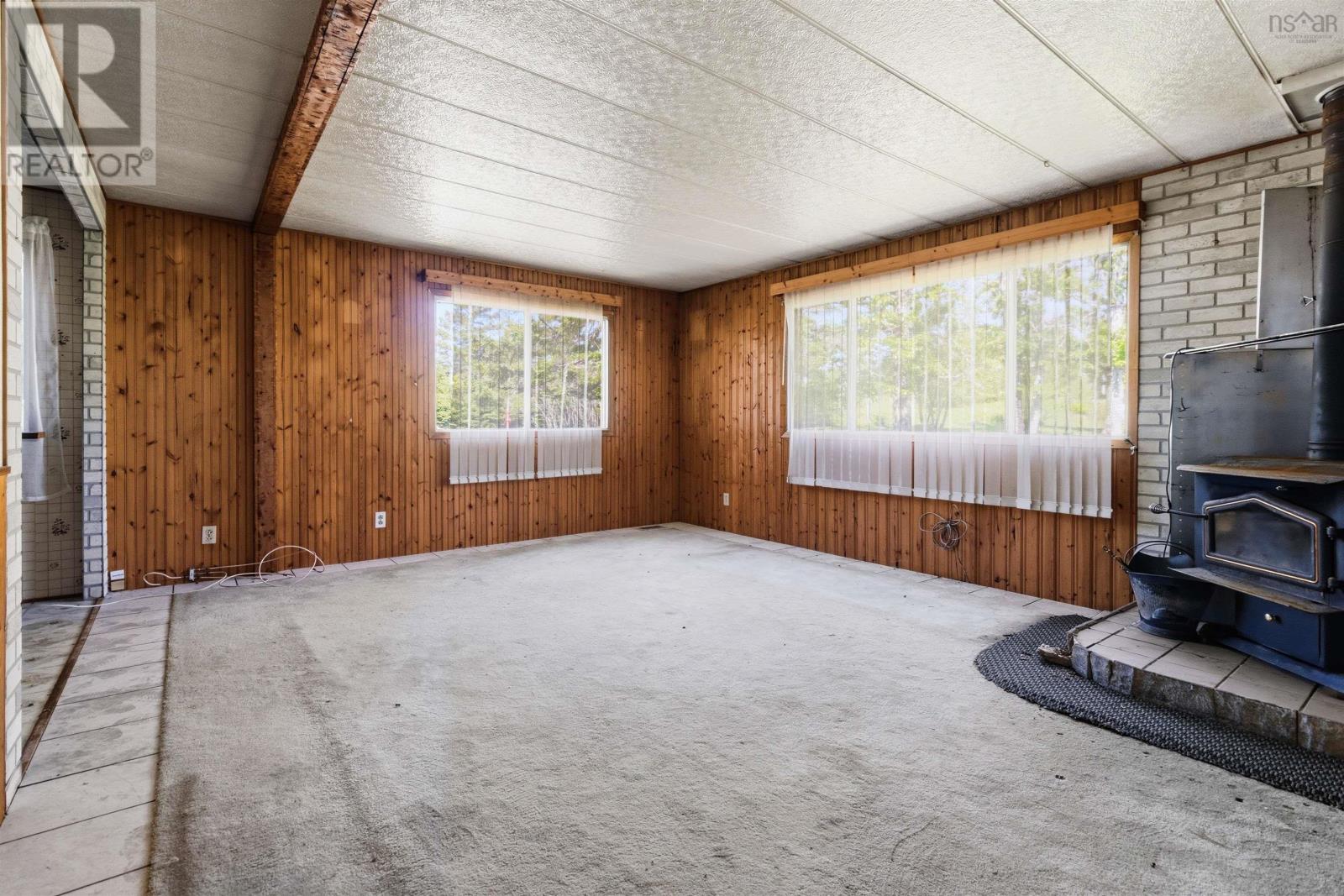 Property 32 of 42 of 225 South Uniacke Road