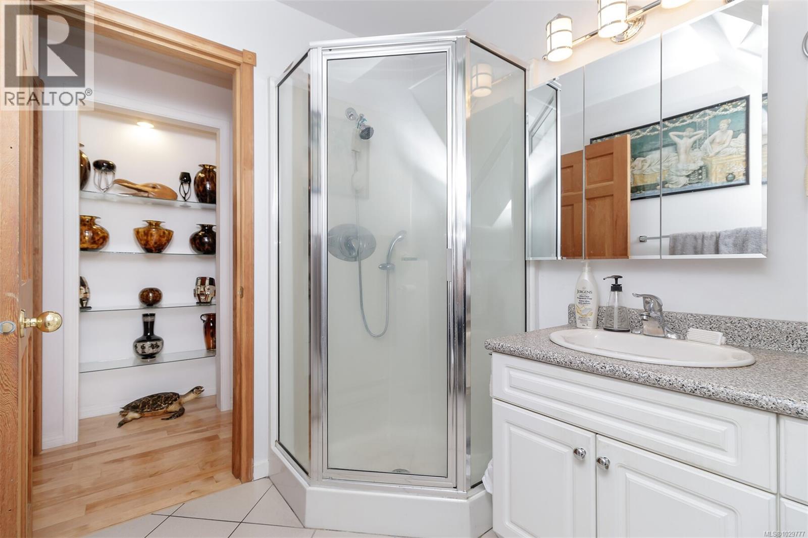 10741 Chemainus Rd - 17