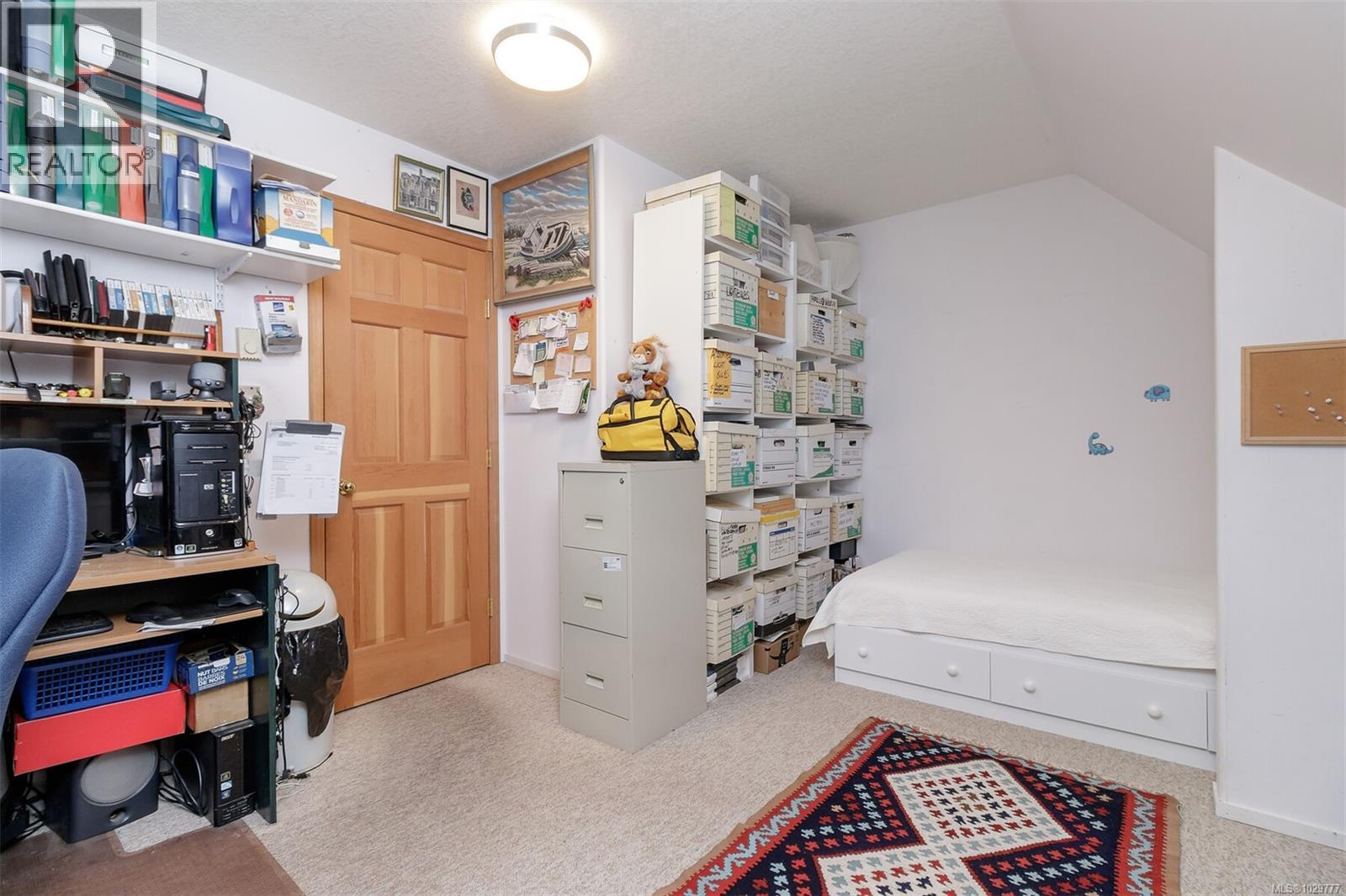 10741 Chemainus Rd - 12