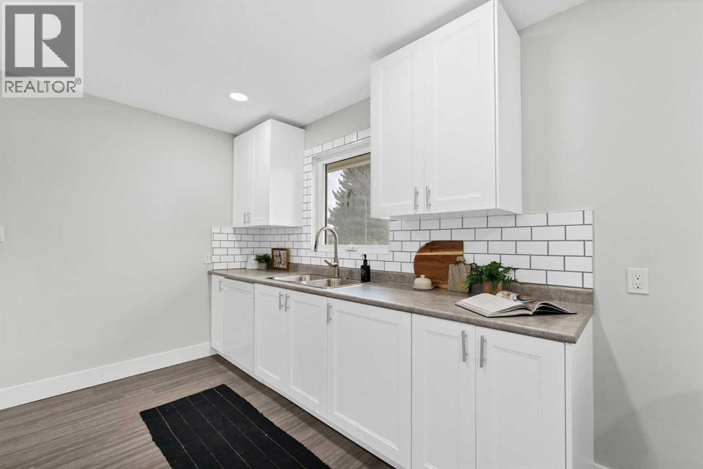 212 11 Street NE — photo 13
