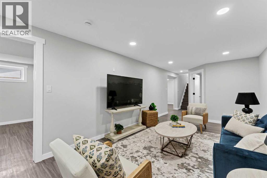 212 11 Street NE — photo 30