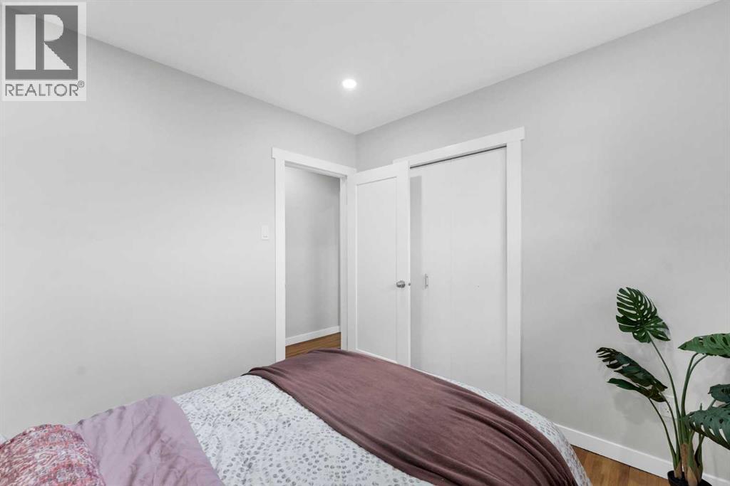 212 11 Street NE — photo 22