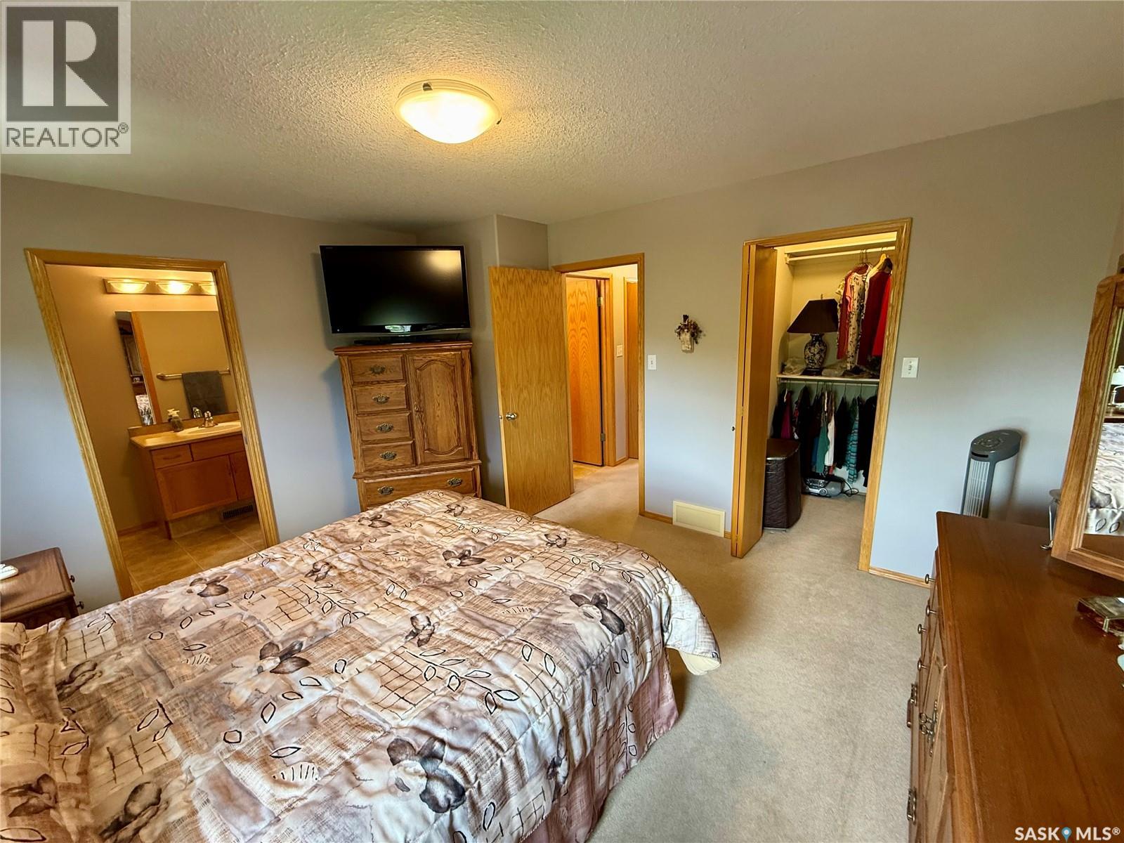 223 Mikkelson DRIVE — photo 18