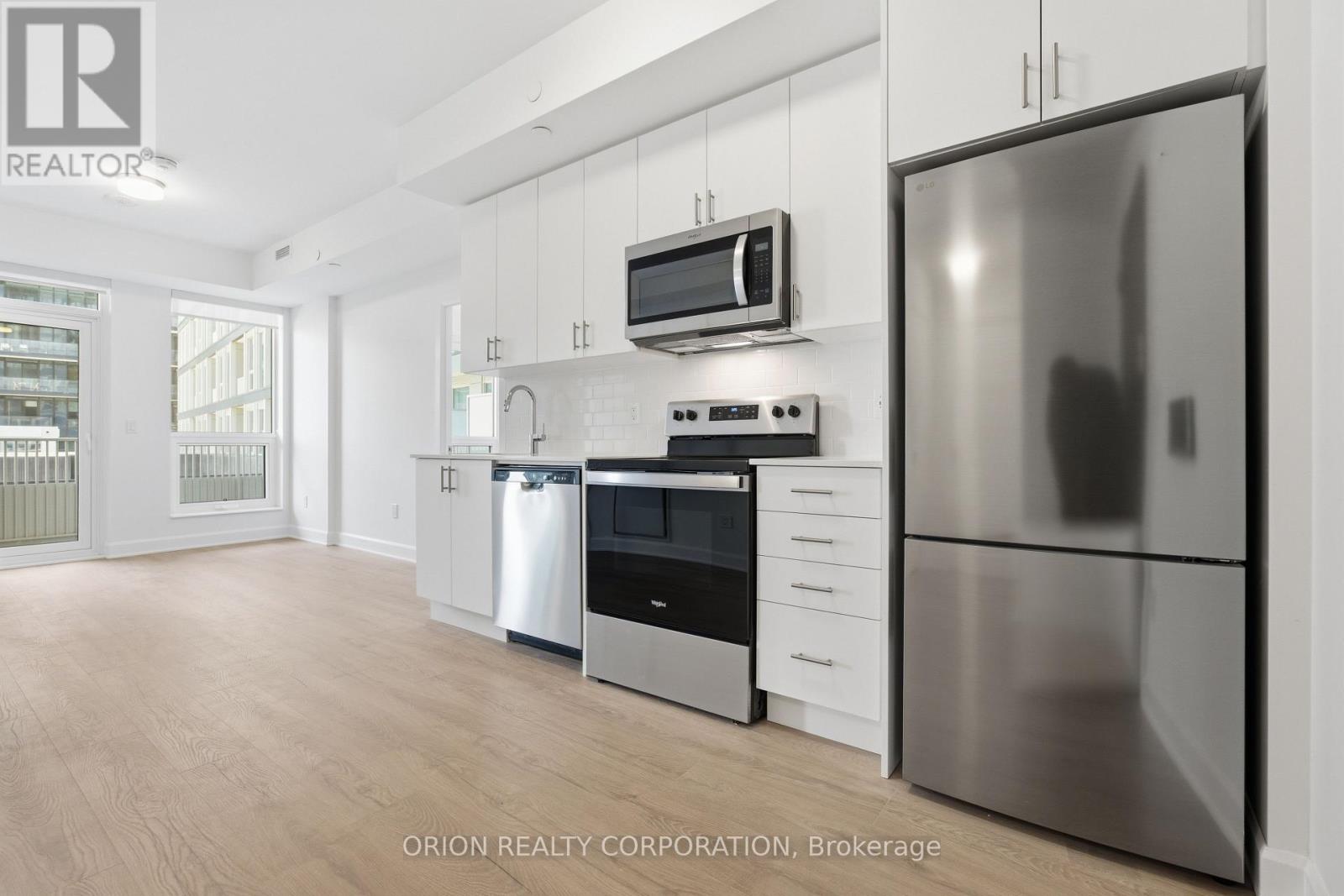 #527 3240 WILIAM COLTSON AVENUE - 14