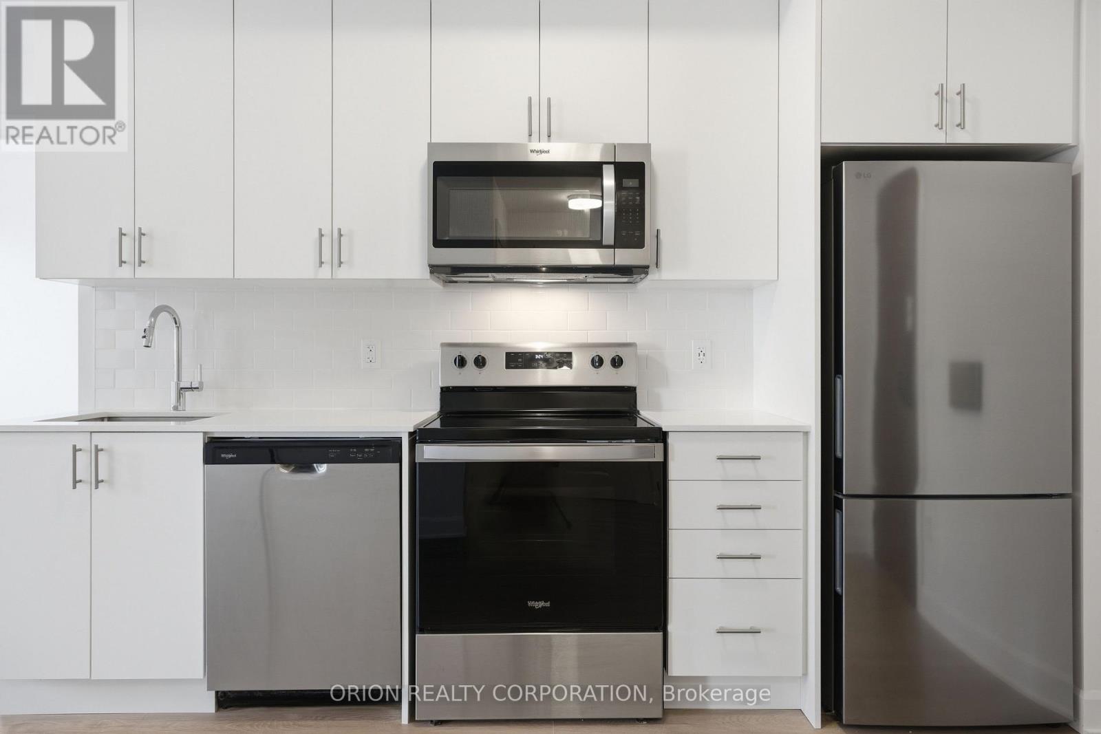 #527 3240 WILIAM COLTSON AVENUE - 16