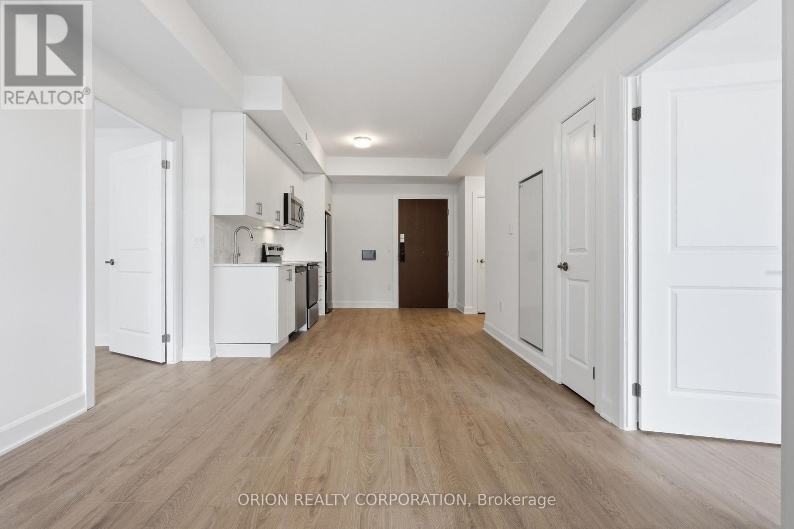 #527 3240 WILIAM COLTSON AVENUE - 23
