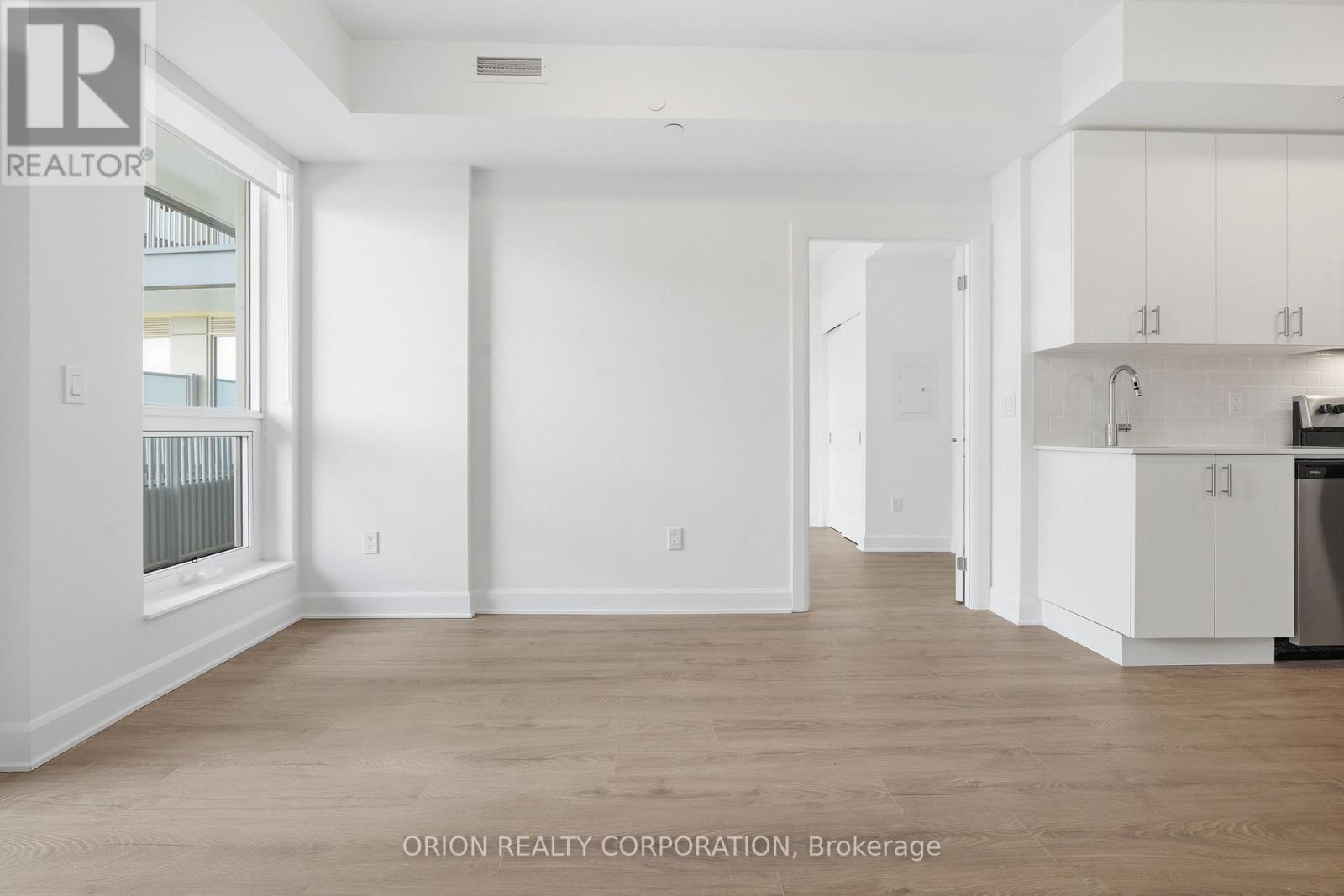 #527 3240 WILIAM COLTSON AVENUE - 24