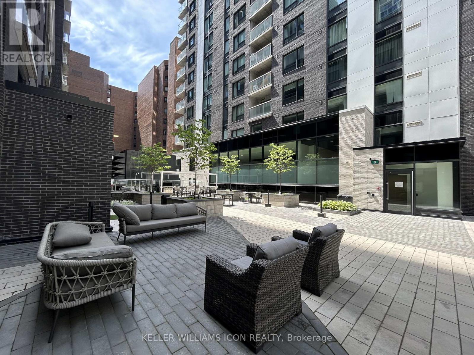 #810 340 QUEEN STREET - 13