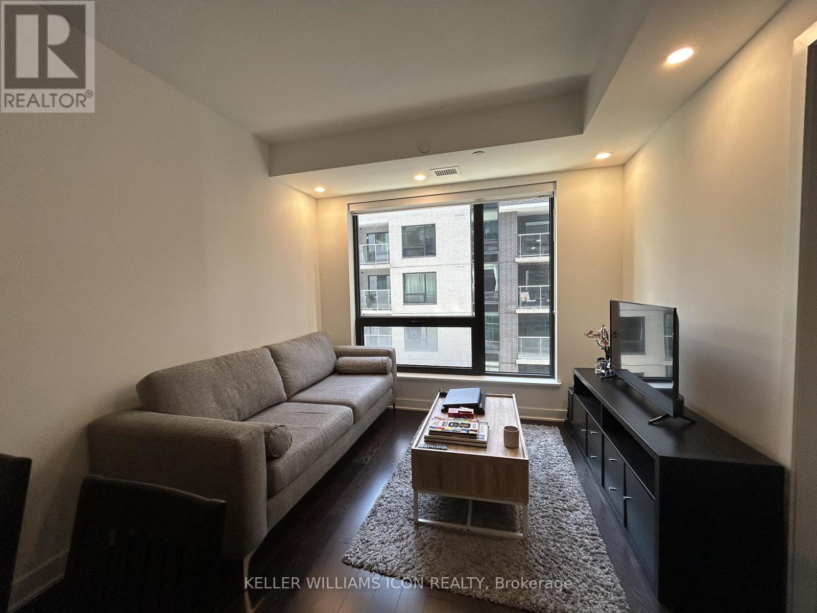 #810 340 QUEEN STREET - 10