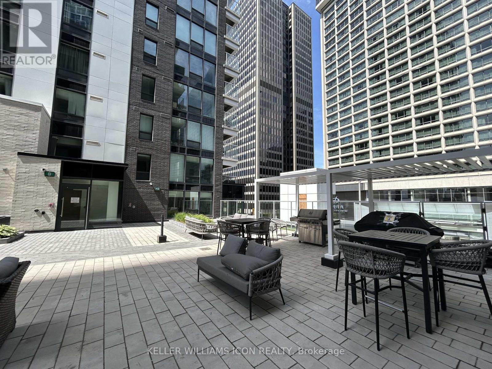 #810 340 QUEEN STREET - 14