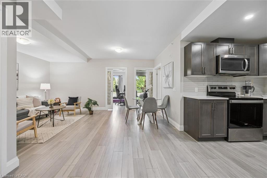 #113 5 WAKE ROBIN Drive - 11