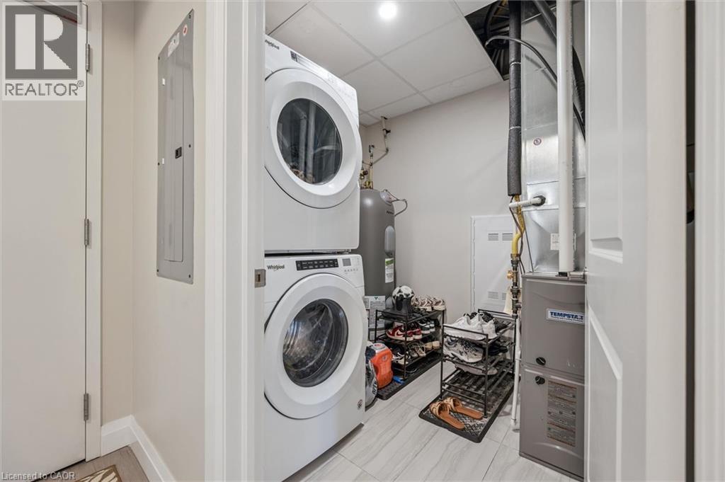 #113 5 WAKE ROBIN Drive - 23