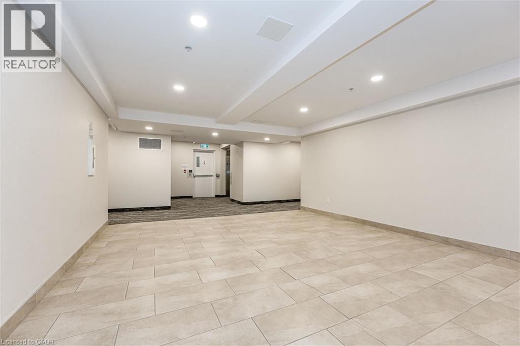 #113 5 WAKE ROBIN Drive - Image 4