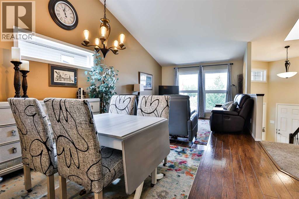 19 Firelight Way W — photo 10
