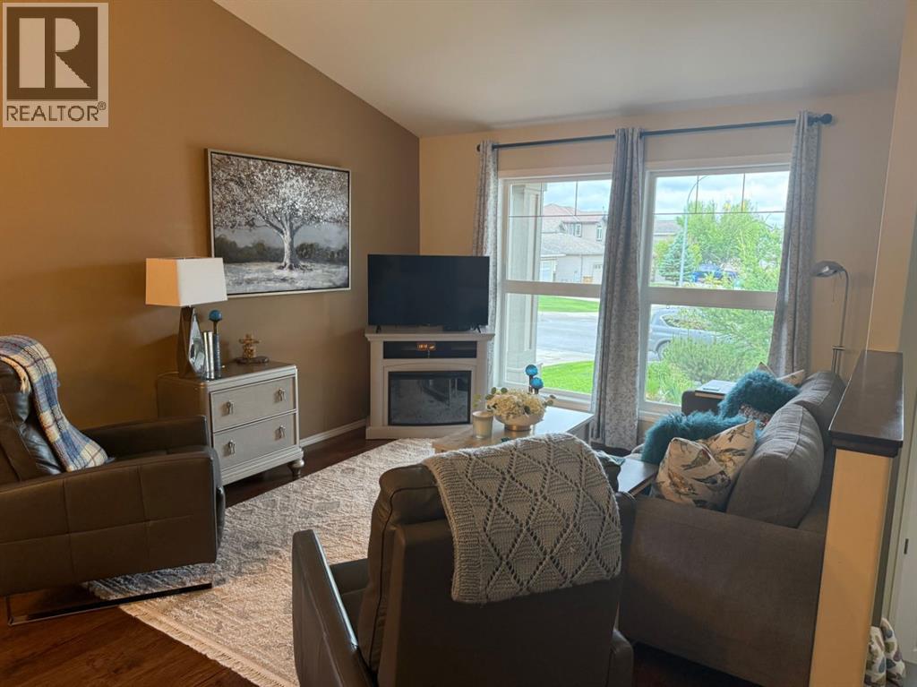 19 Firelight Way W — photo 8