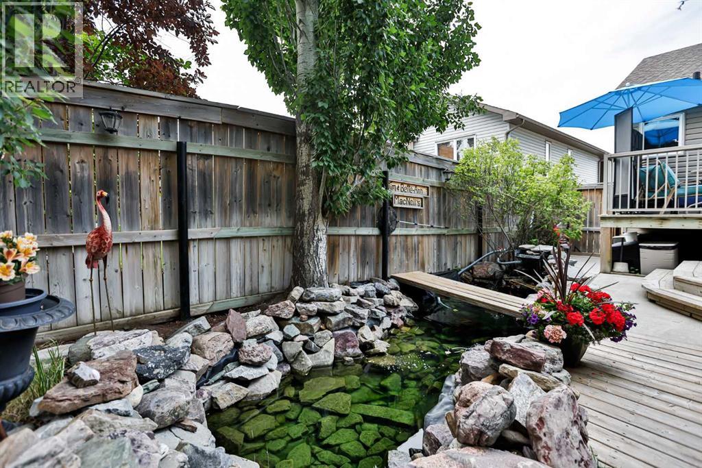 19 Firelight Way W — photo 32