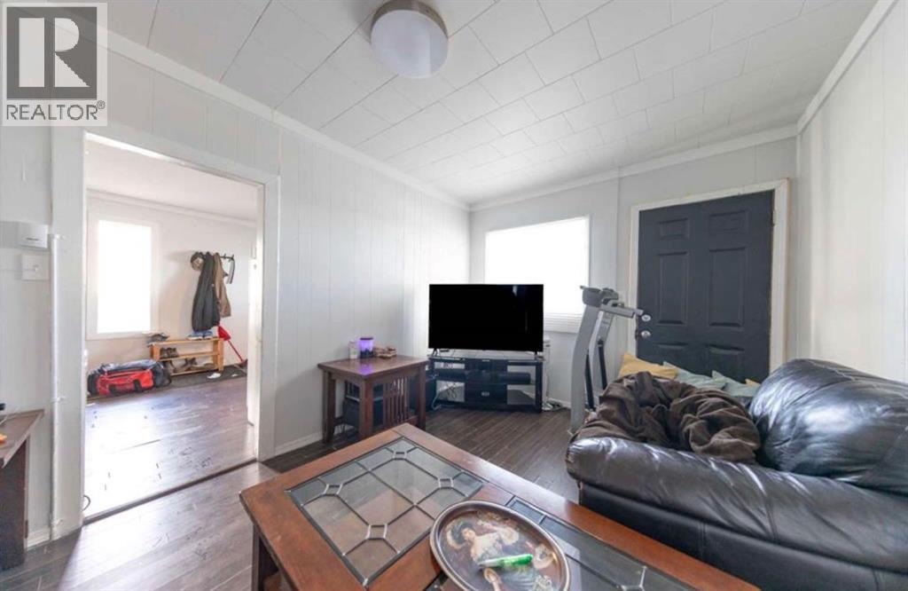 5530 49 Street — photo 8
