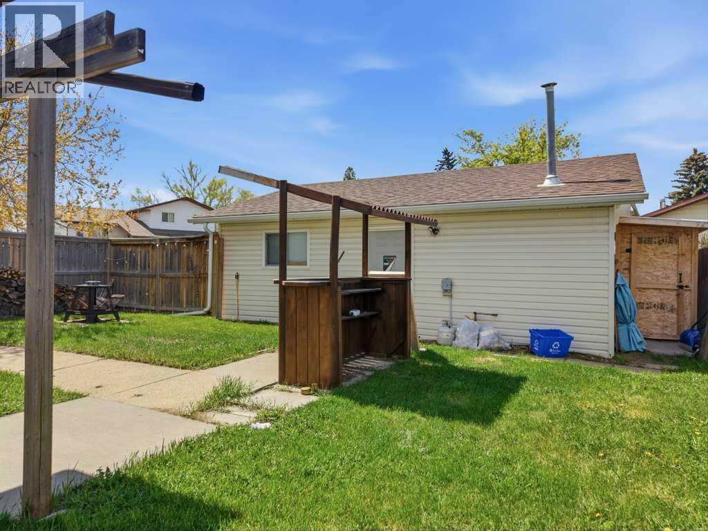 124 Martin Close — photo 36