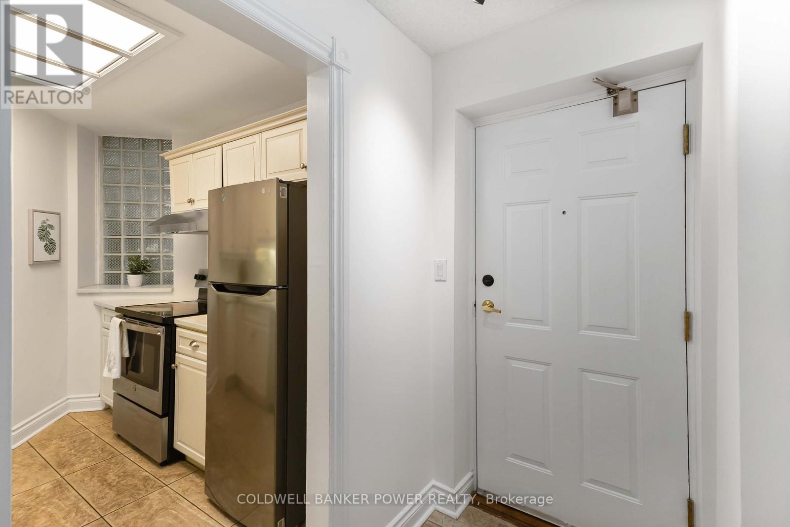 #308 460 WELLINGTON STREET - 15