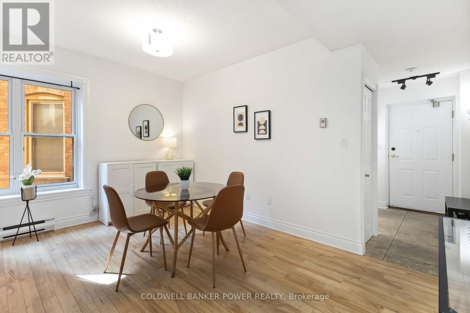 #308 460 WELLINGTON STREET - 21