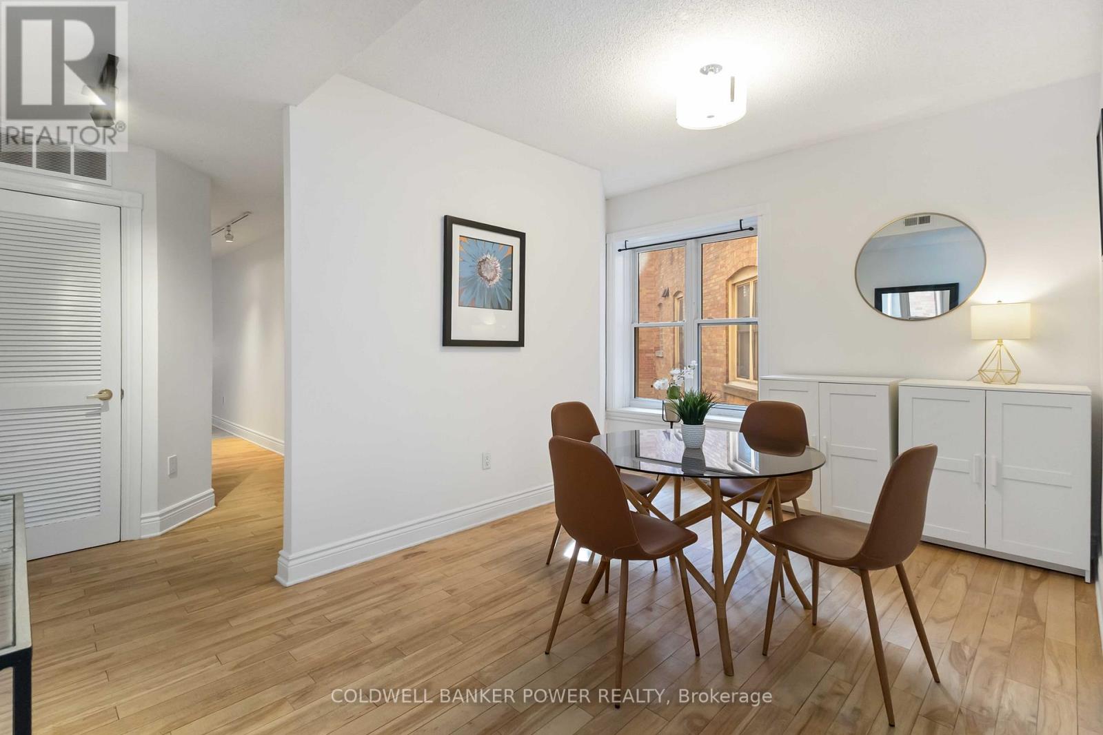#308 460 WELLINGTON STREET - 22