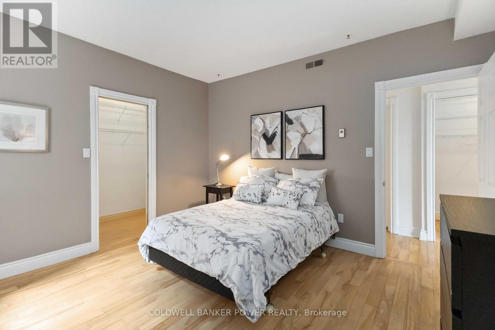 #308 460 WELLINGTON STREET - 25