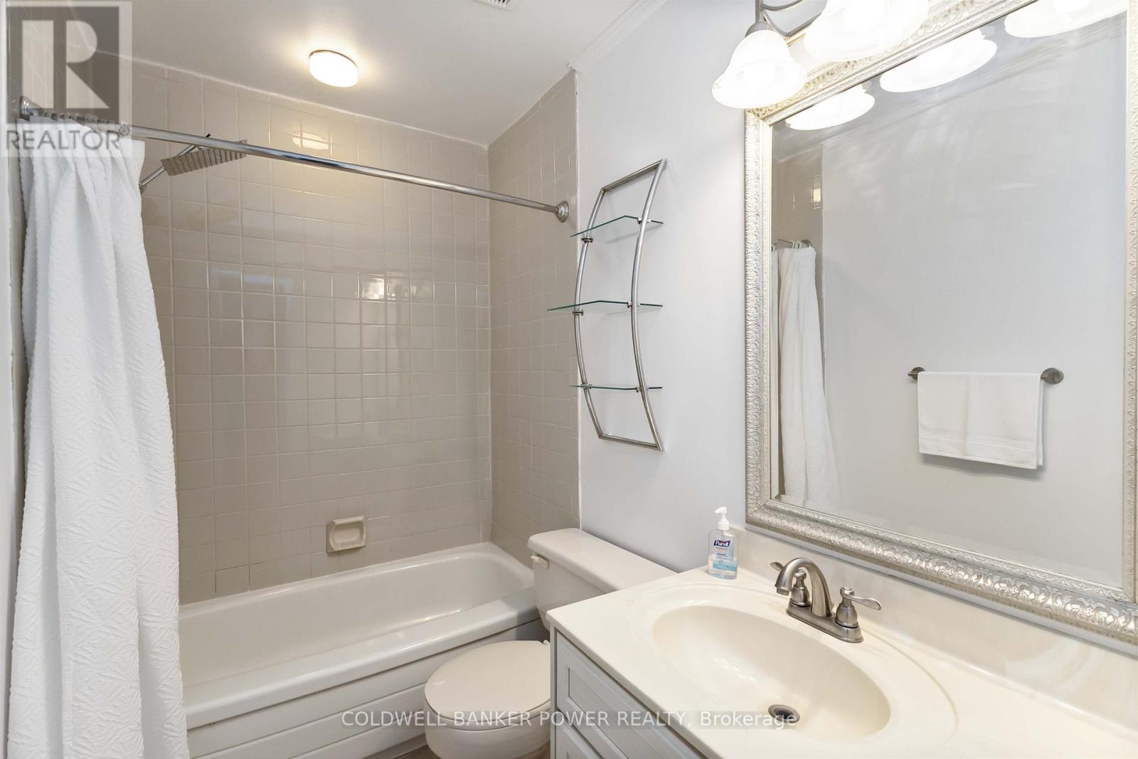 #308 460 WELLINGTON STREET - 27