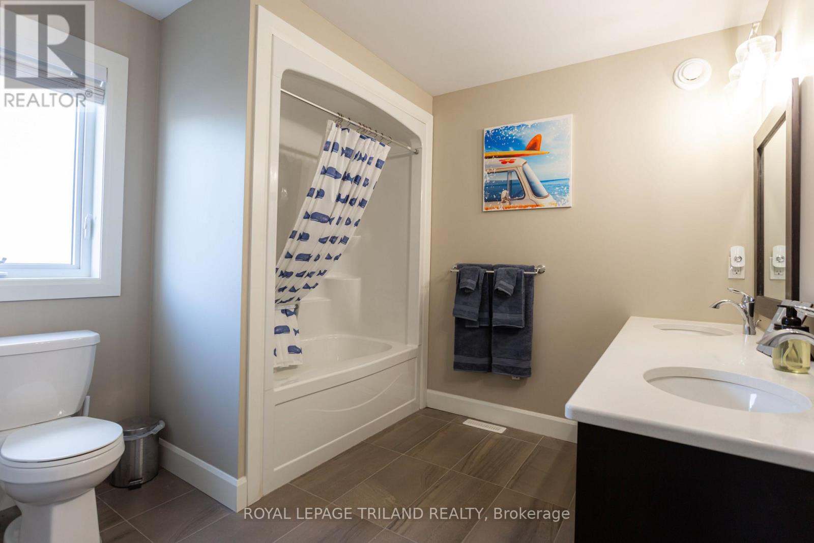 253 BOARDWALK WAY - 31