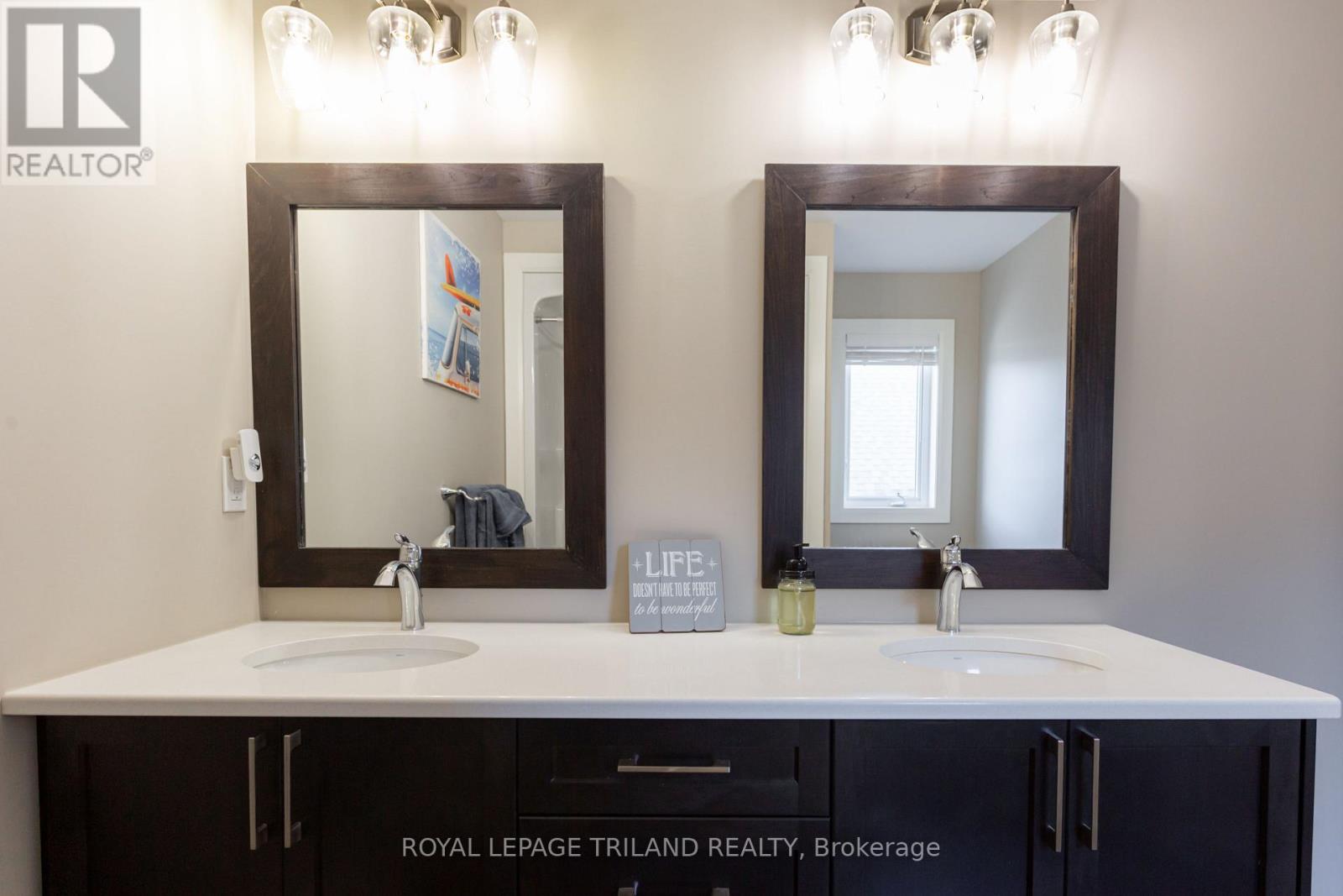 253 BOARDWALK WAY - 32