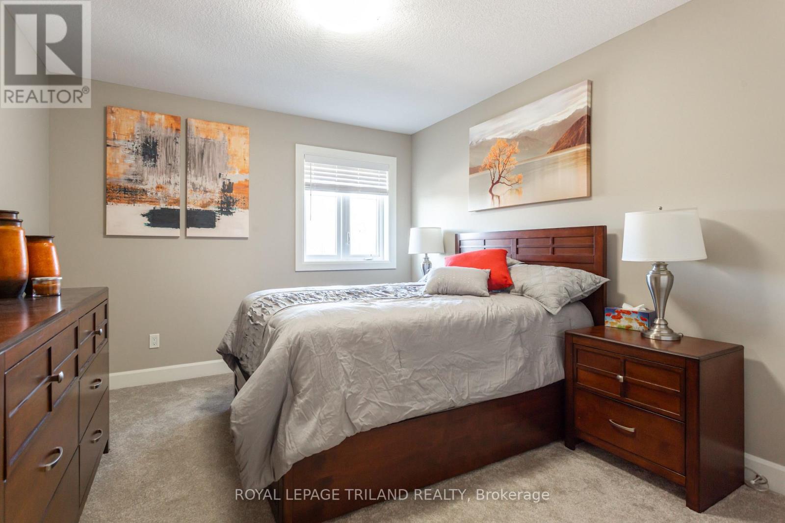 253 BOARDWALK WAY - 34